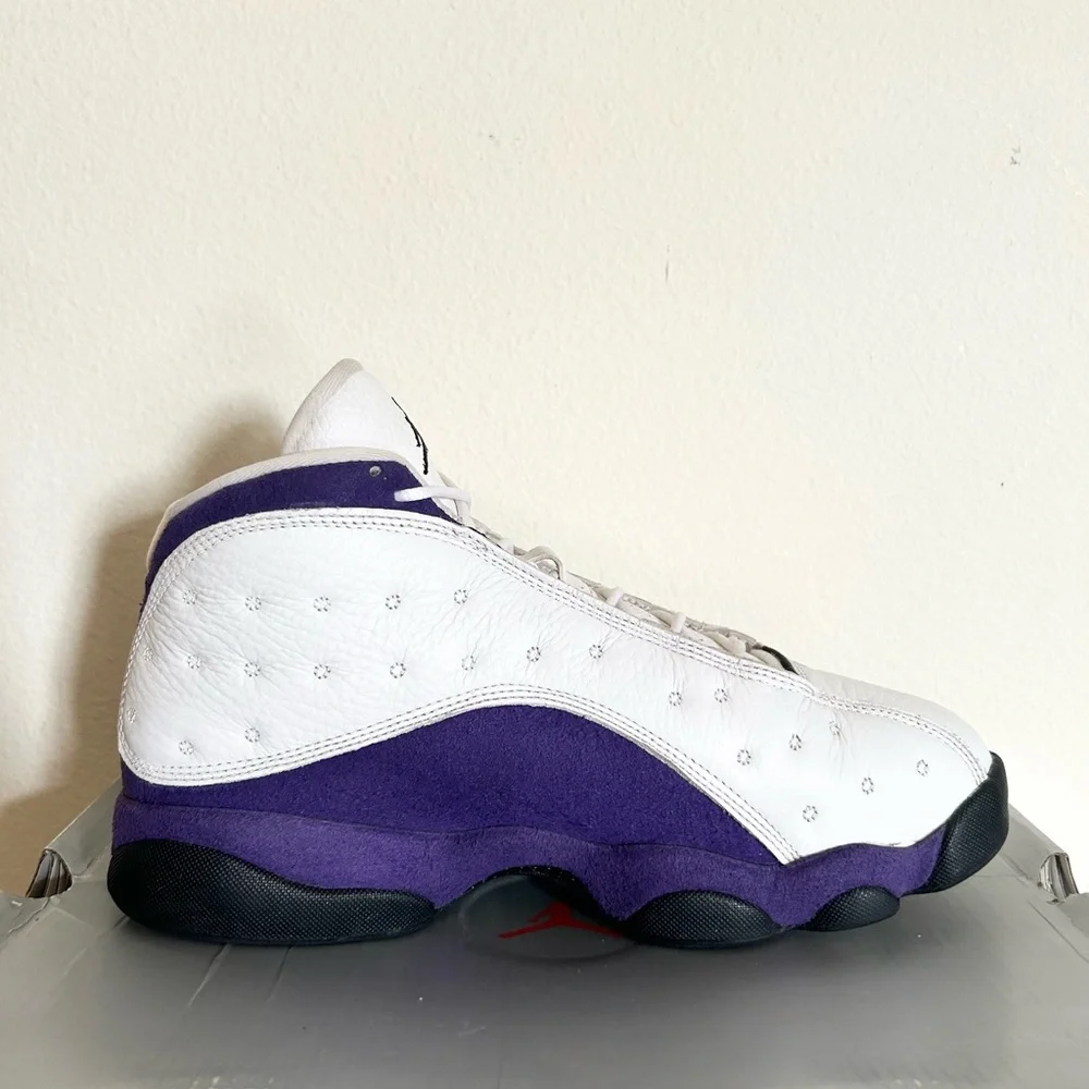 AUTHENTIC Jordan 13 Retro Lakers size 9 414571-105 2019 PRE-OWNED with OG BOX